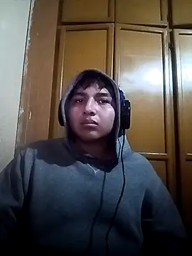Snapshot of LoganFinds chatting on November 2025 04:15:01 AM LoganFinds online show from November 2025 04:15:01 AM