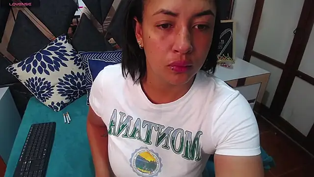 Snapshot of MirandaDream2 chatting on January 2025 09:40:02 AM MirandaDream2 online show from January 2025 09:40:02 AM