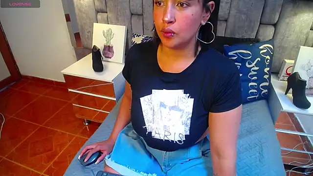 Snapshot of MirandaDream2 chatting on March 2025 04:11:01 PM MirandaDream2 online show from March 2025 04:11:01 PM