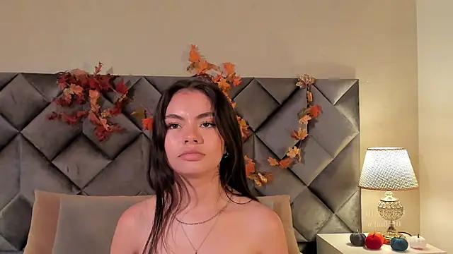 Snapshot of Luisa0110 chatting on November 2025 07:05:02 PM Luisa0110 online show from November 2025 07:05:02 PM