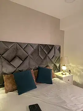 Luisa0110 online show from March 2026 05:07:01 PM