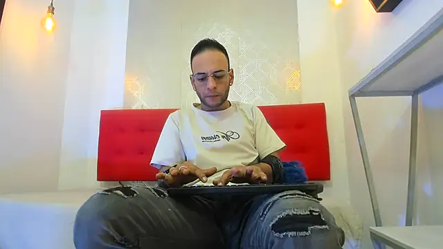 Andrey u92 online show from November 2025 07:49:02 PM