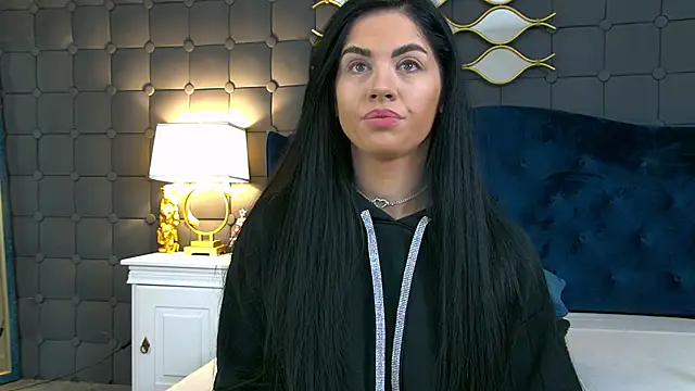 Snapshot of LeyaCass chatting on January 2026 05:21:02 AM LeyaCass online show from January 2026 05:21:02 AM