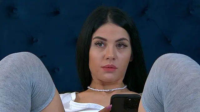 Snapshot of LeyaCass chatting on February 2026 06:40:02 AM LeyaCass online show from February 2026 06:40:02 AM