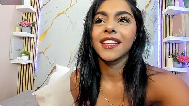 AmyBarton02 online show from May 2026 05:53:02 PM