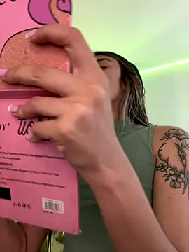 AmmyCollinsW online show from September 2025 07:14:02 PM