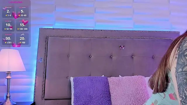 Liz grey  online show from February 2025 01:15:01 AM