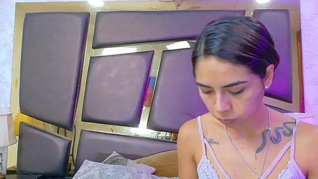 NicoleEsposito online show from November 2025 12:50:02 PM