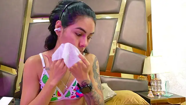 NicoleEsposito online show from February 2026 12:55:01 PM