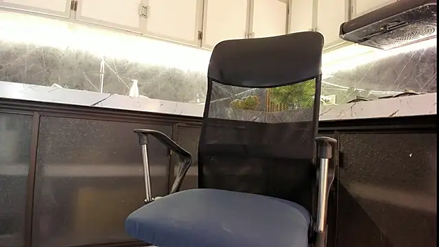 antony bigdick  online show from December 2025 01:44:02 AM