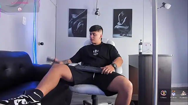 Cristopher strong online show from February 2026 01:29:02 PM