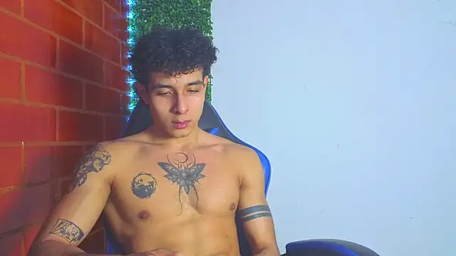 Demitryo online show from February 2026 06:42:02 AM