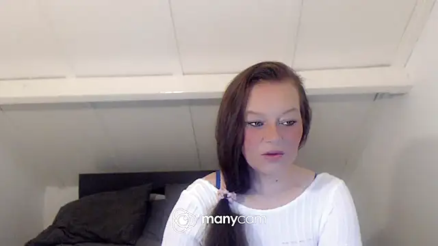 Snapshot of roxanna24 chatting on February 2026 07:01:01 PM roxanna24 online show from February 2026 07:01:01 PM