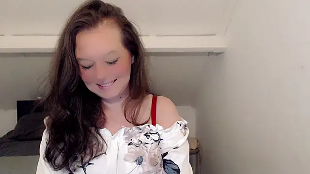 Snapshot of roxanna24 chatting on February 2026 01:22:01 PM roxanna24 online show from February 2026 01:22:01 PM