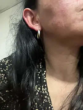 Freya Artemisa online show from April 2026 10:18:02 PM