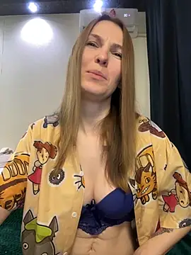 Snapshot of RachelBelI chatting on October 2025 11:37:02 PM RachelBelI online show from October 2025 11:37:02 PM