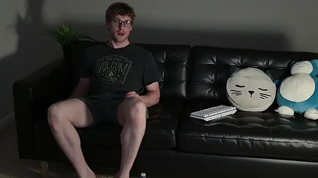 Snapshot of BlueEyedTallGuy94 chatting on September 2025 02:11:02 AM BlueEyedTallGuy94 online show from September 2025 02:11:02 AM