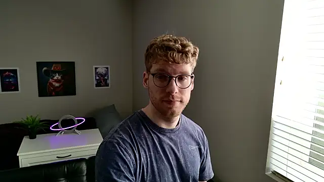 BlueEyedTallGuy94 online show from February 2026 09:09:02 PM