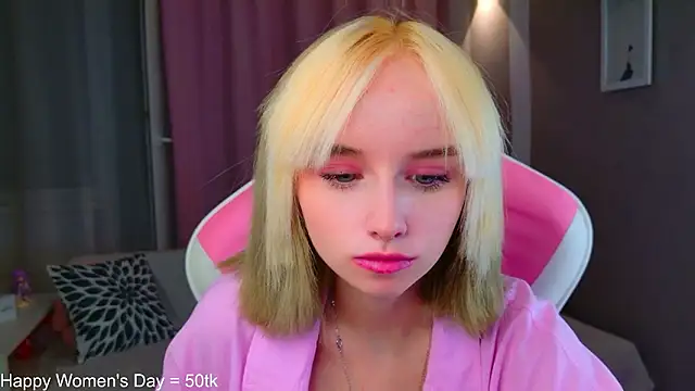 b4by LoL1 online show from March 2026 03:16:01 PM