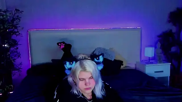 JoannLowe online show from January 2025 11:21:01 PM