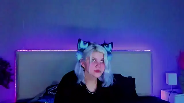 JoannLowe online show from February 2025 09:06:01 PM