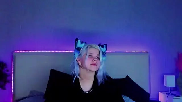 JoannLowe online show from February 2025 12:04:01 AM