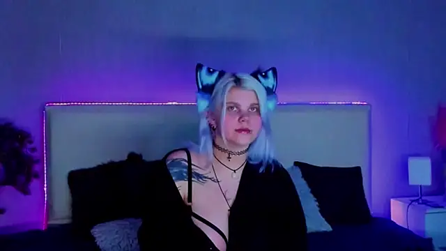 JoannLowe online show from February 2025 09:16:01 PM