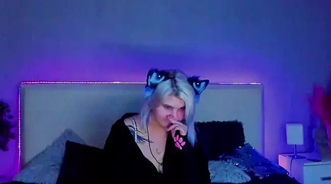 JoannLowe online show from February 2025 02:32:02 AM