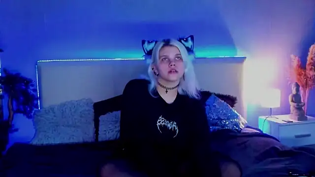 JoannLowe online show from March 2025 08:30:01 PM