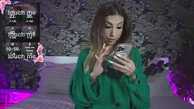 Snapshot of BrianaGolddenn chatting on December 2024 04:48:02 PM BrianaGolddenn online show from December 2024 04:48:02 PM