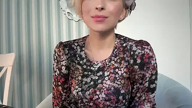 SakuFox online show from January 2025 06:47:01 PM