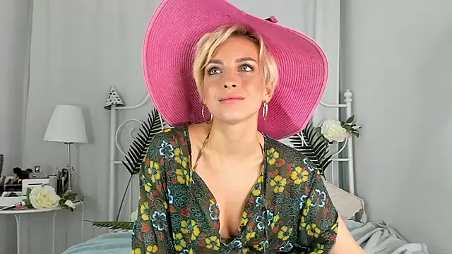 SakuFox online show from September 2025 01:06:01 AM