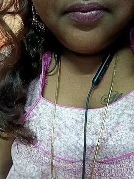 Snapshot of simran21 chatting on January 2025 06:45:02 PM simran21 online show from January 2025 06:45:02 PM