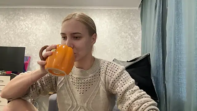 AnneBall online show from January 2025 10:43:01 AM