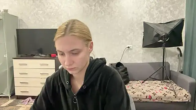 AnneBall online show from January 2025 05:06:01 PM