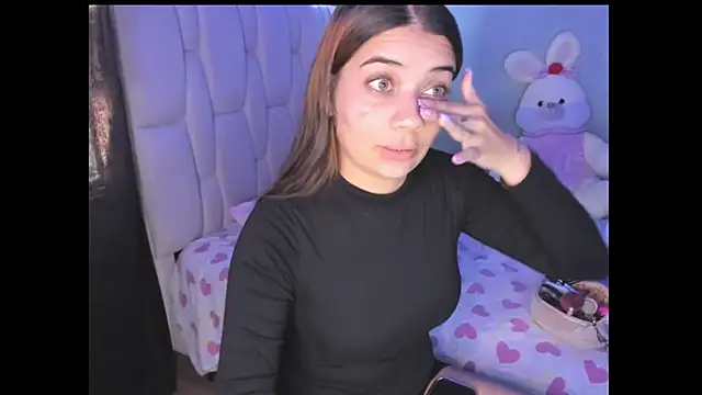 Snapshot of KittyKlum chatting on March 2025 08:51:02 PM KittyKlum online show from March 2025 08:51:02 PM