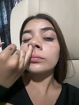 KittyKlum online show from April 2026 09:59:02 PM