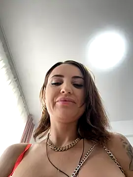 Snapshot of madonnaaaa chatting on September 2025 11:01:02 AM madonnaaaa online show from September 2025 11:01:02 AM