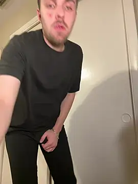 Snapshot of malikwrightstrips chatting on April 2026 04:24:02 AM malikwrightstrips online show from April 2026 04:24:02 AM