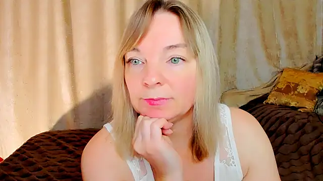 Regina  blue online show from November 2025 03:39:01 PM