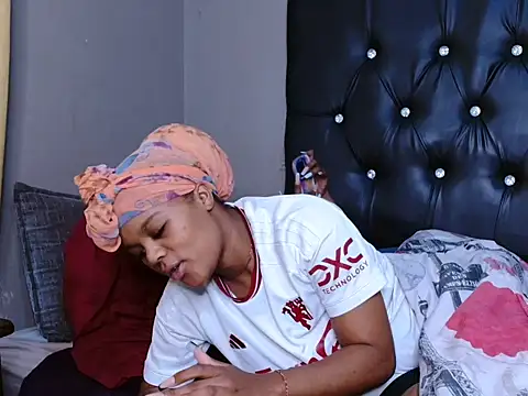 Snapshot of DarkDivva24 chatting on March 2026 01:29:02 PM DarkDivva24 online show from March 2026 01:29:02 PM