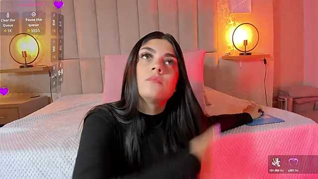 Amy-Saenz online show from September 2025 04:07:01 PM