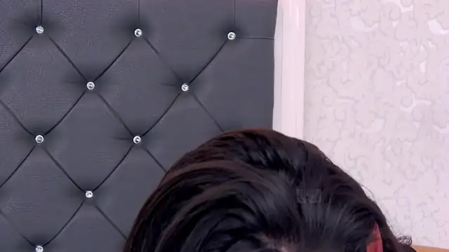 LorenneMays online show from February 2025 01:00:01 AM