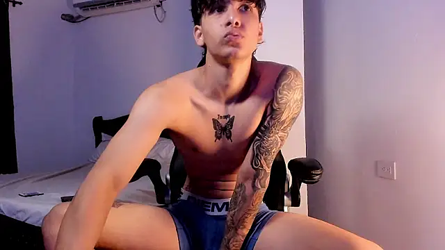 Snakebutterfly online show from January 2025 11:32:01 PM