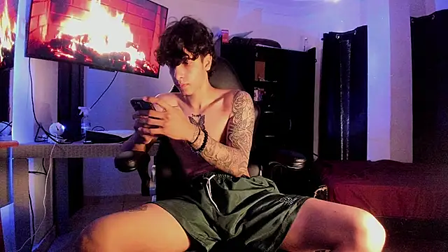 Snakebutterfly online show from February 2025 03:14:01 PM