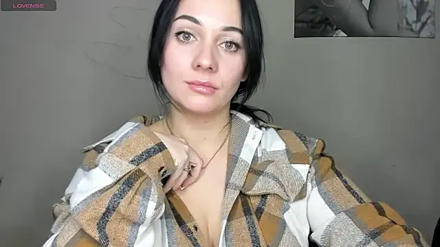 Emelyblum online show from December 2024 02:53:01 AM