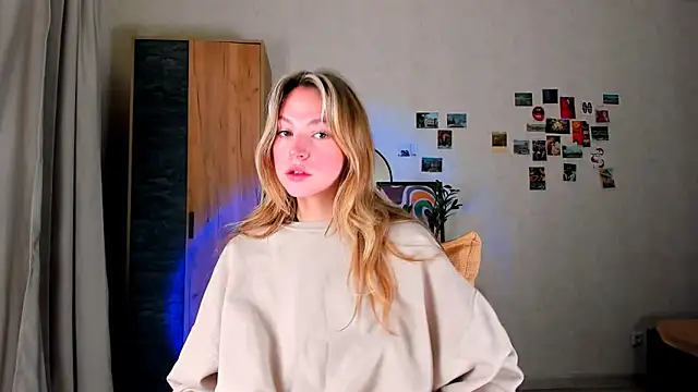 Niky  Jess online show from December 2024 04:45:01 AM