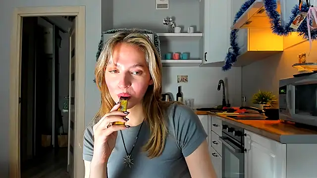 Niky  Jess online show from December 2024 06:37:02 PM