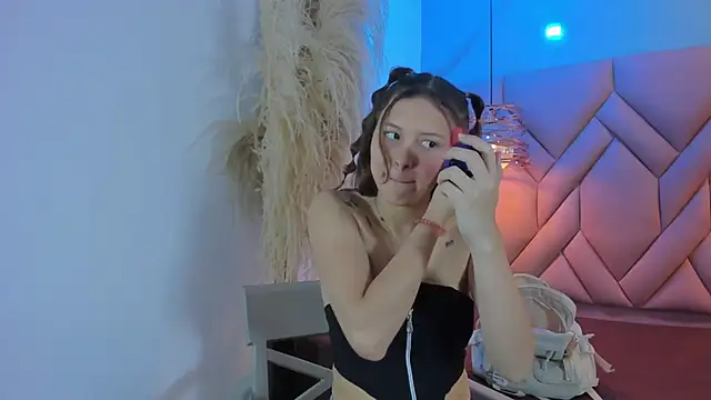 AngelaaCute  online show from February 2025 12:28:01 PM