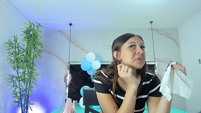 AngelaaCute  online show from October 2025 12:11:01 PM